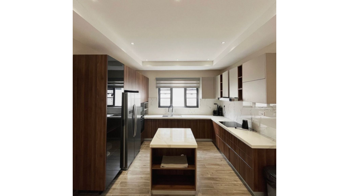 2 bed flat to let, Crown Lodge, Elystan Street - African Land