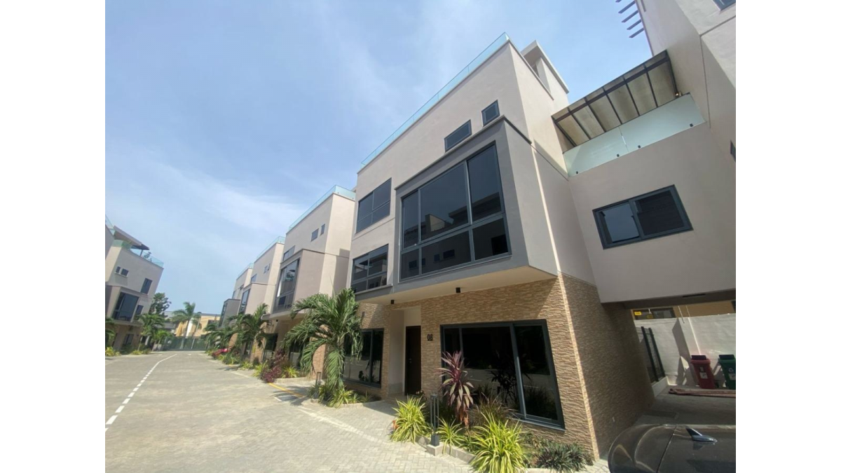 2 bed flat to let, Crown Lodge, Elystan Street - African Land