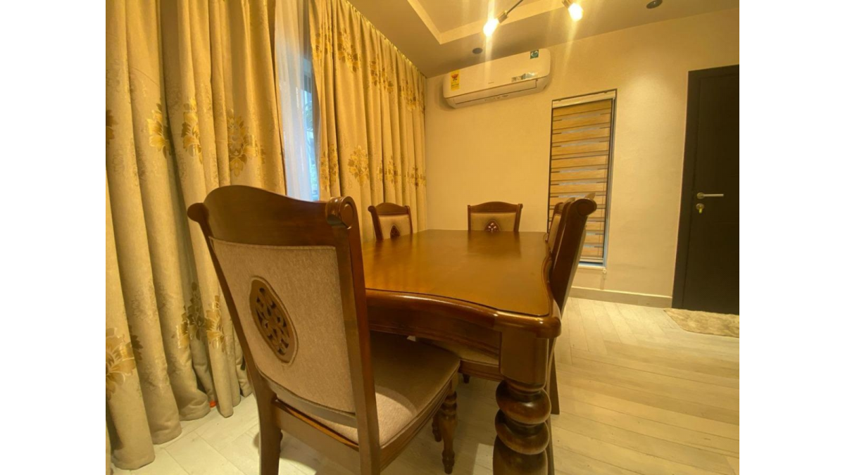 2 bed flat to let, Crown Lodge, Elystan Street - African Land