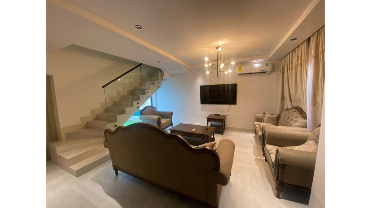 2 bed flat to let, Crown Lodge, Elystan Street - African Land