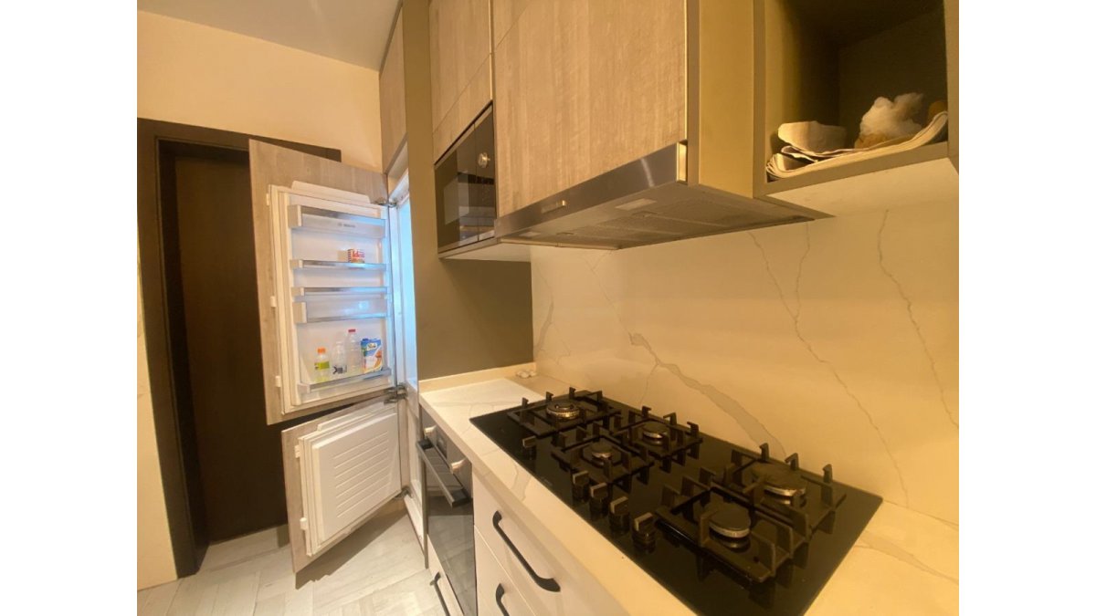 2 bed flat to let, Crown Lodge, Elystan Street - African Land