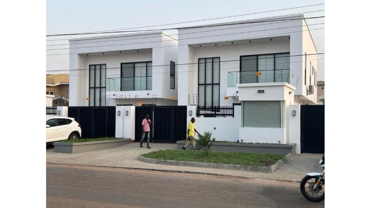 2 bed flat to let, Crown Lodge, Elystan Street - African Land