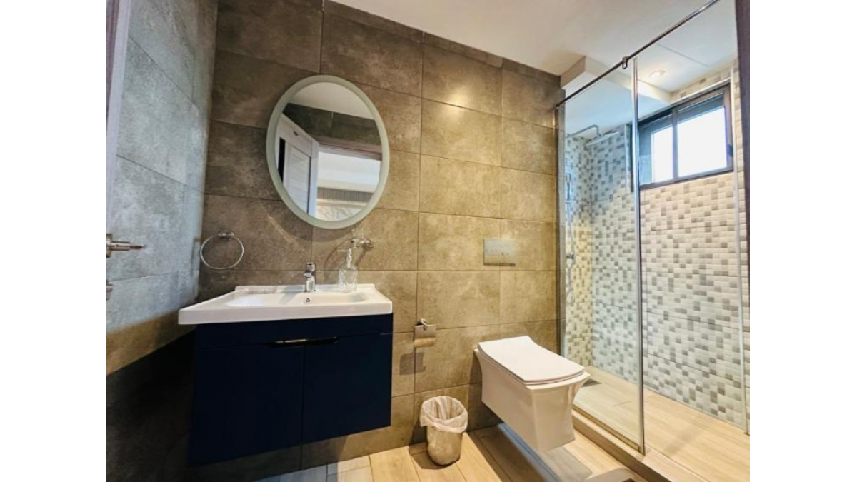 2 bed flat to let, Crown Lodge, Elystan Street - African Land