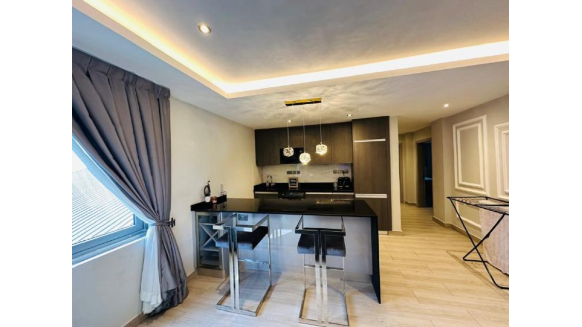 2 bed flat to let, Crown Lodge, Elystan Street - African Land
