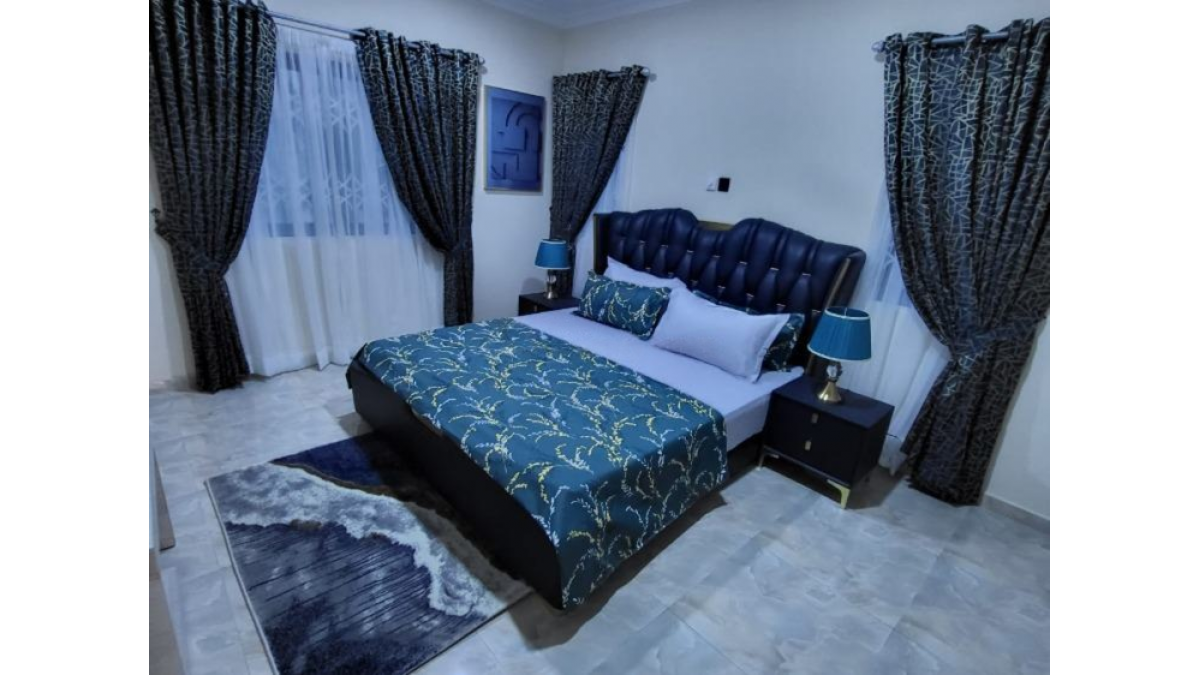 2 bed flat to let, Crown Lodge, Elystan Street - African Land