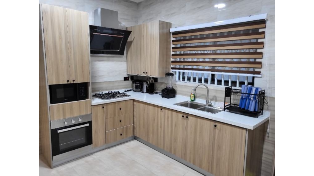 2 bed flat to let, Crown Lodge, Elystan Street - African Land