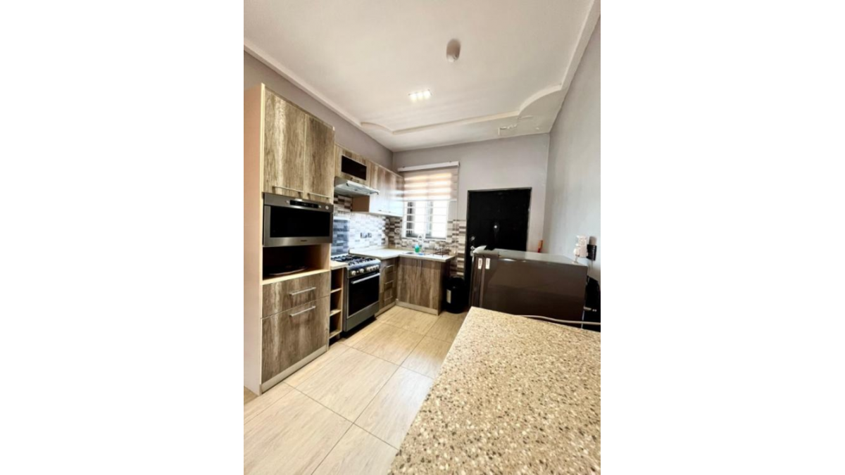 2 bed flat to let, Crown Lodge, Elystan Street - African Land