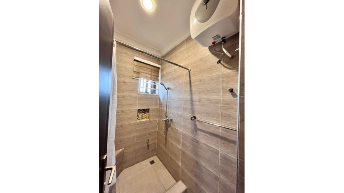 2 bed flat to let, Crown Lodge, Elystan Street - African Land