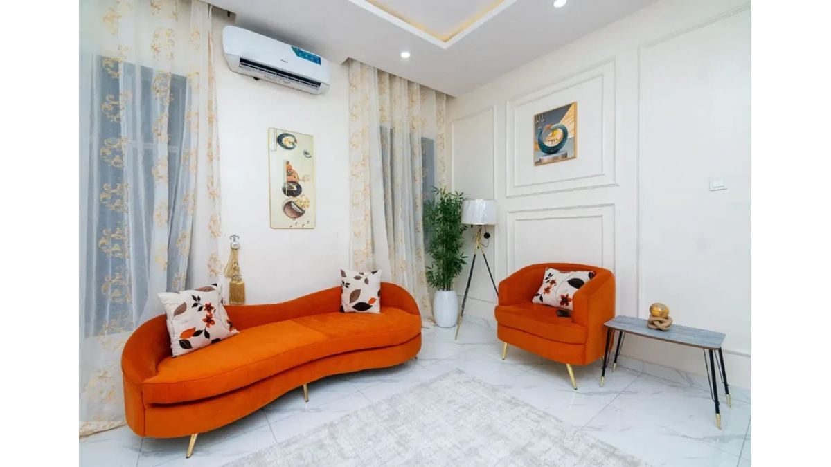 2 bed flat to let, Crown Lodge, Elystan Street - African Land