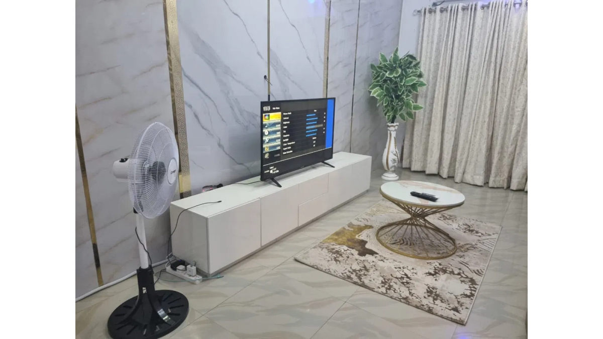 2 bed flat to let, Crown Lodge, Elystan Street - African Land