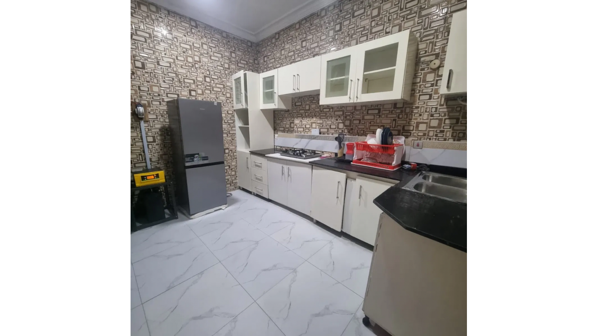 2 bed flat to let, Crown Lodge, Elystan Street - African Land