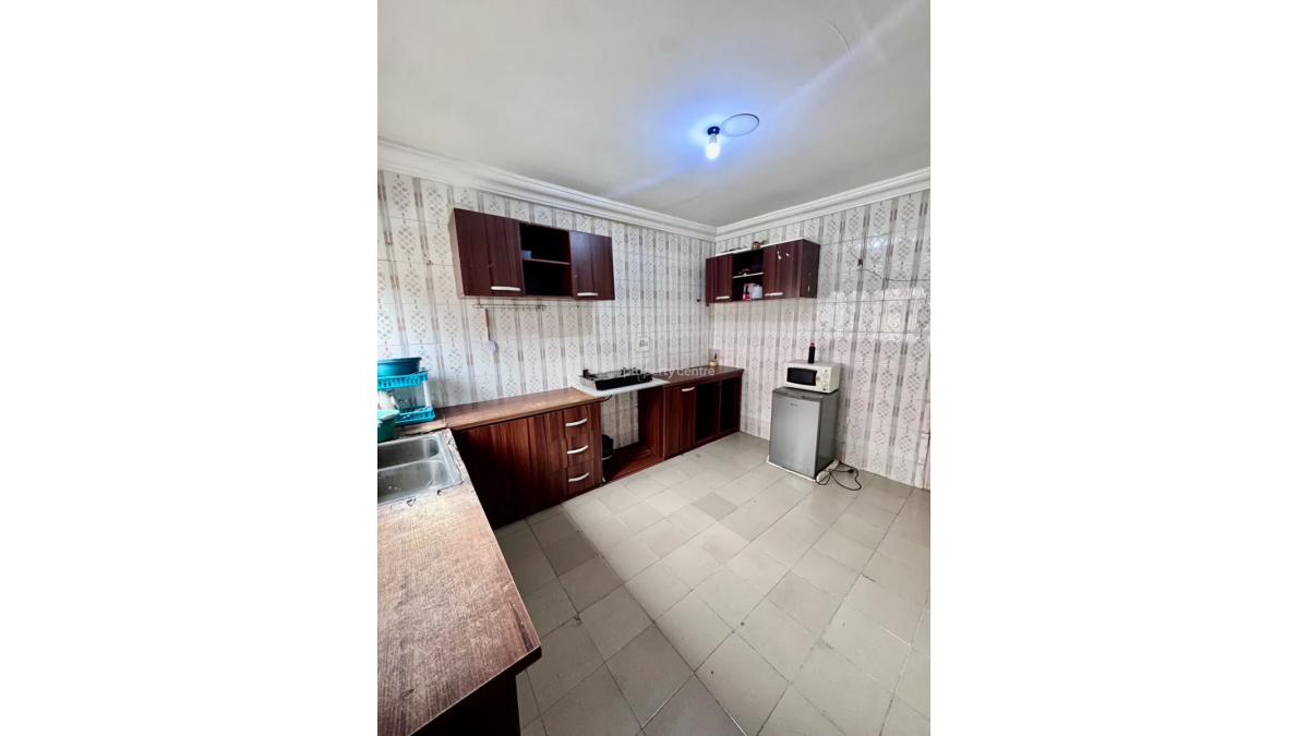 2 bed flat to let, Crown Lodge, Elystan Street - African Land