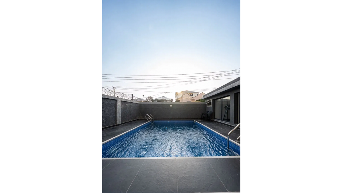 Luxury 2-Bedroom Penthouse Apartment with Pool, Gym & Snooker Board in Oniru