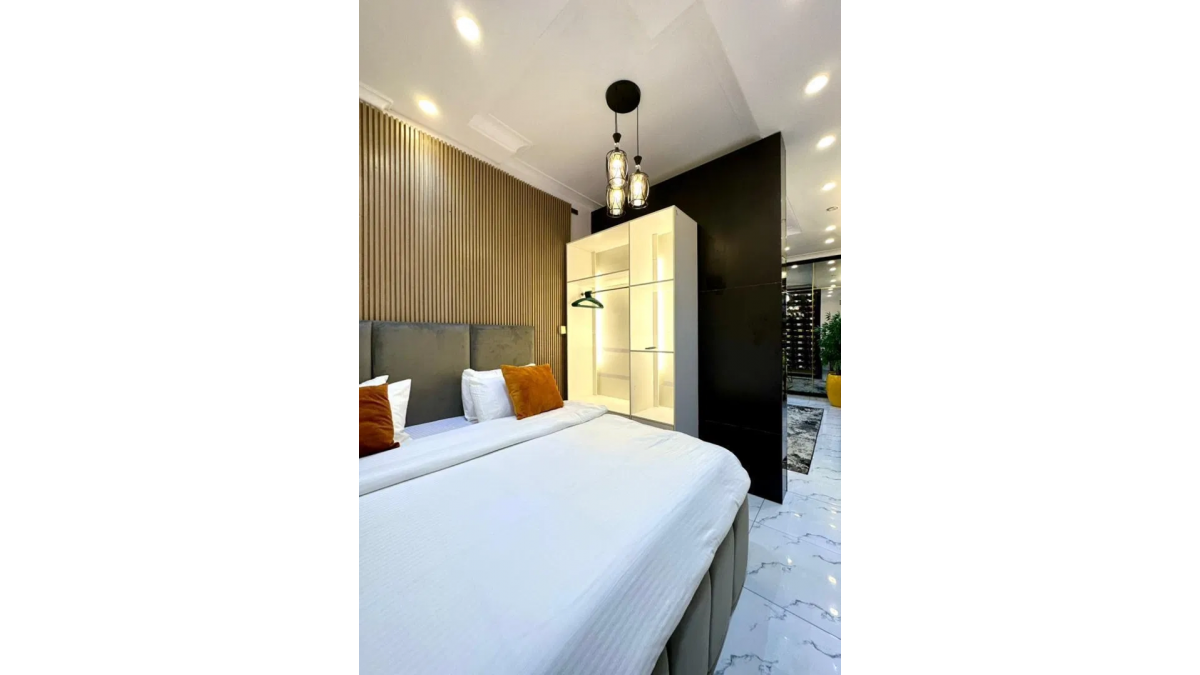 Luxury 1-Bedroom Shortlet Apartment with 24/7 Electricity & Wi-Fi in Chevron, Lekki