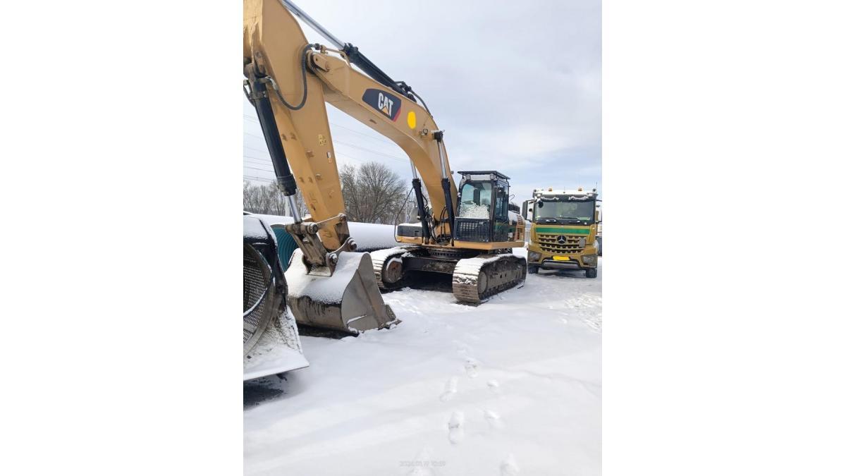 For Sale: CAT 336D2 Excavator (2018) - Fully Functional, 9,000 Hours, CE Certified