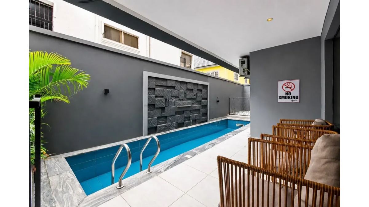 En-Suite Studio Apartment with Pool and Gym in Lekki Phase 1
