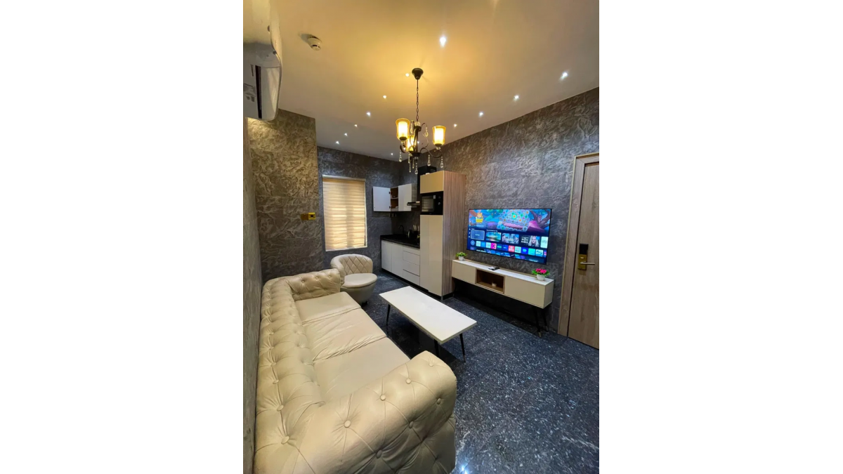 Luxury Furnished 1-Bedroom Short-Let Apartment with Swimming Pool and Gym in Ikeja GRA, Lagos