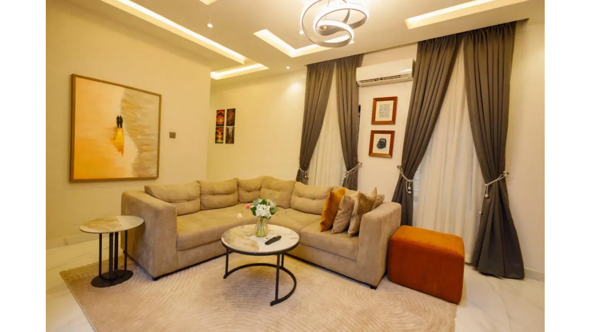 Elegant 1 Bedroom Haven – Furnished Serviced Short-Let Apartment in Omole Phase 2, Ikeja, Lagos