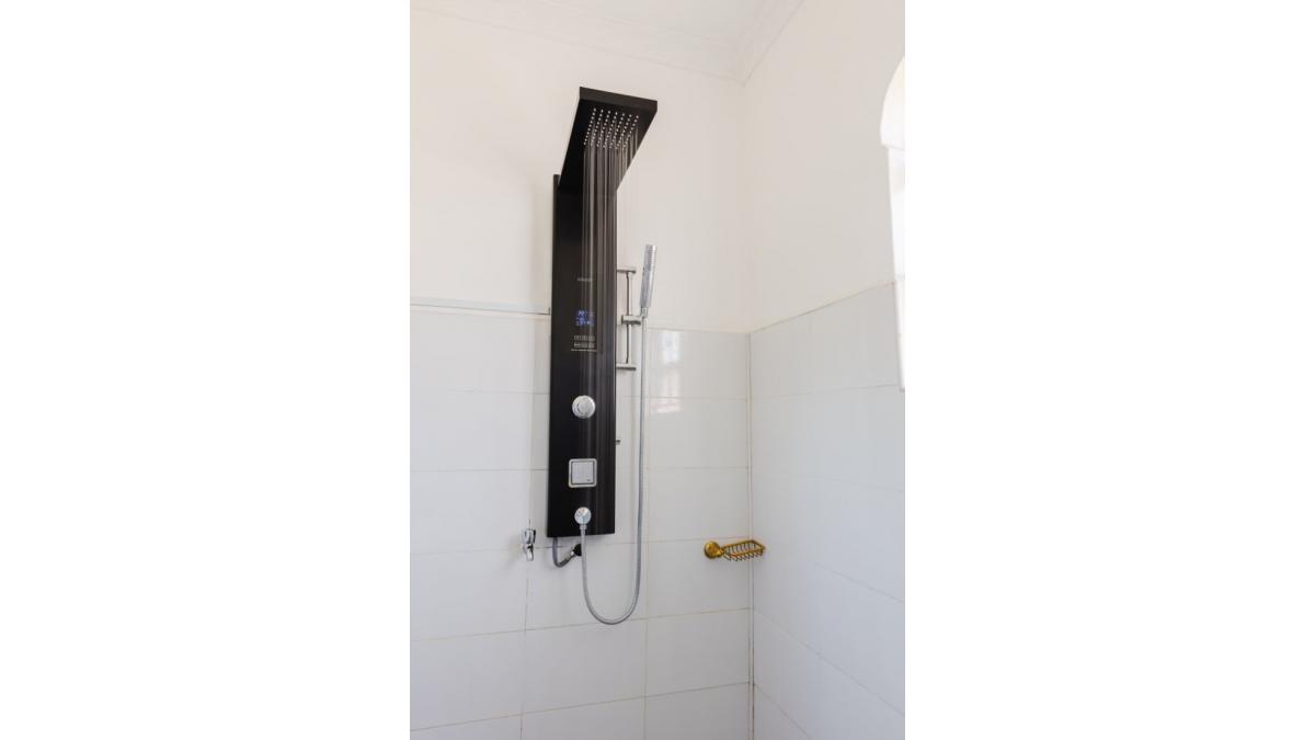 2 bed flat to let, Crown Lodge, Elystan Street - African Land