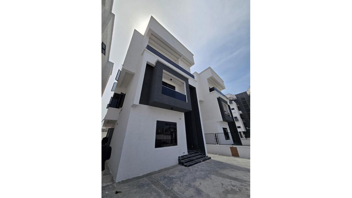 2 bed flat to let, Crown Lodge, Elystan Street - African Land