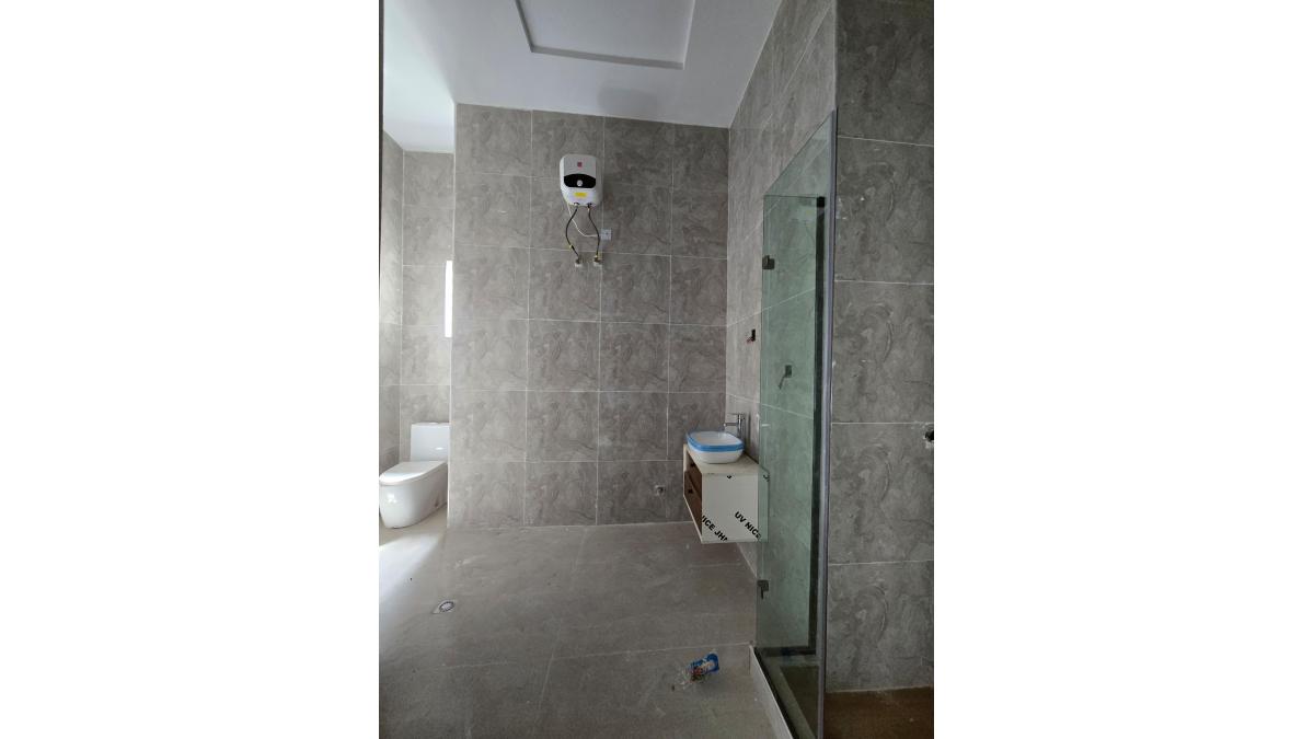 2 bed flat to let, Crown Lodge, Elystan Street - African Land