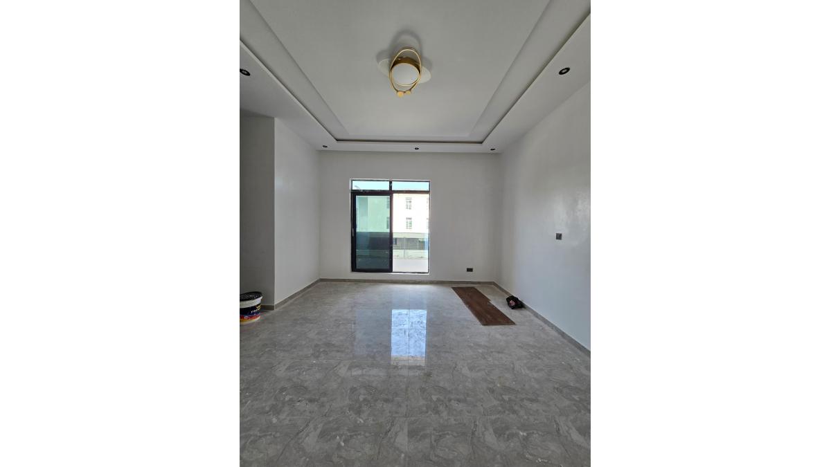 2 bed flat to let, Crown Lodge, Elystan Street - African Land