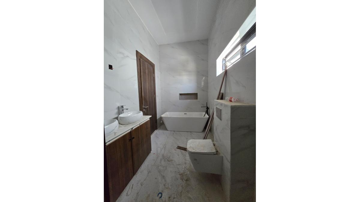 2 bed flat to let, Crown Lodge, Elystan Street - African Land