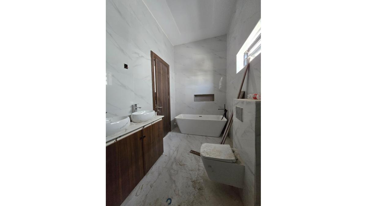 2 bed flat to let, Crown Lodge, Elystan Street - African Land