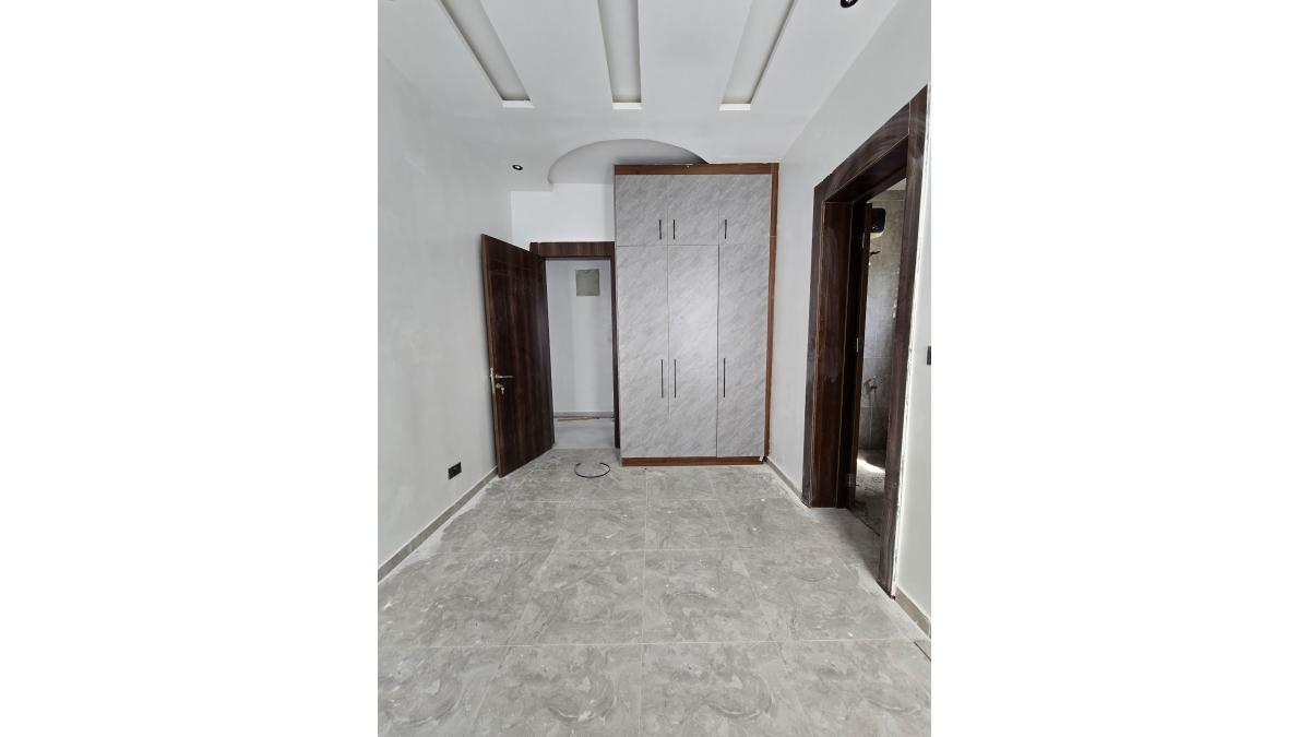 2 bed flat to let, Crown Lodge, Elystan Street - African Land