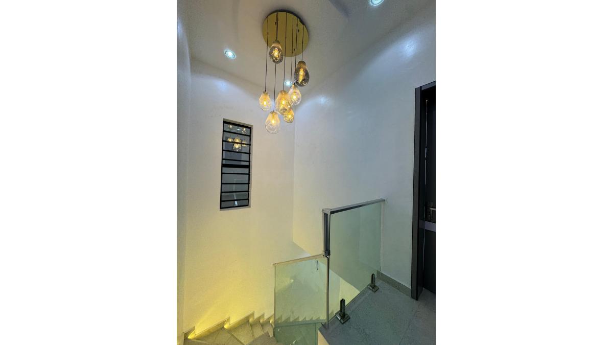 2 bed flat to let, Crown Lodge, Elystan Street - African Land