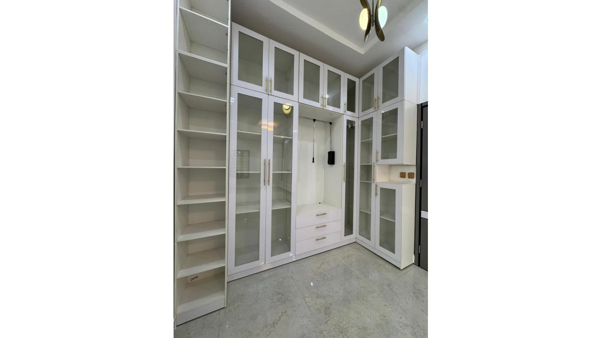 2 bed flat to let, Crown Lodge, Elystan Street - African Land