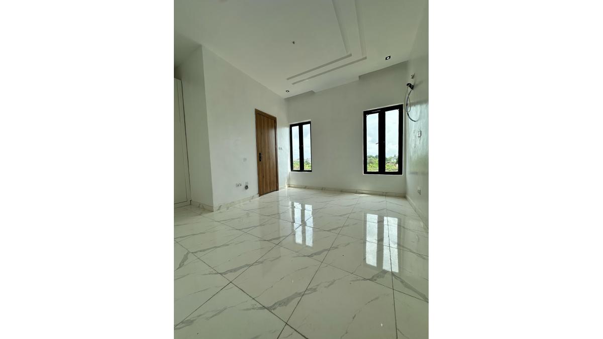 2 bed flat to let, Crown Lodge, Elystan Street - African Land
