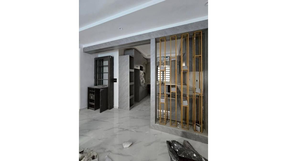 2 bed flat to let, Crown Lodge, Elystan Street - African Land