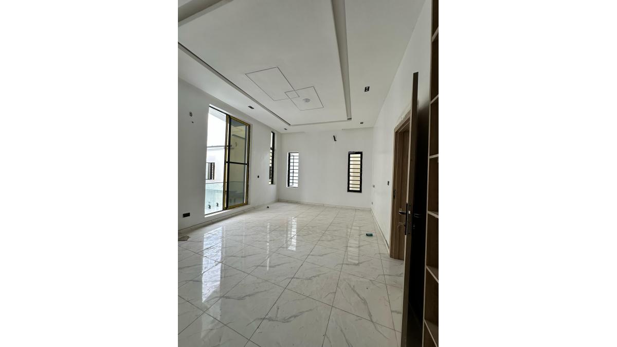 2 bed flat to let, Crown Lodge, Elystan Street - African Land