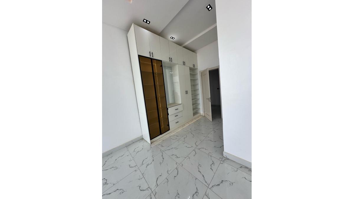 2 bed flat to let, Crown Lodge, Elystan Street - African Land