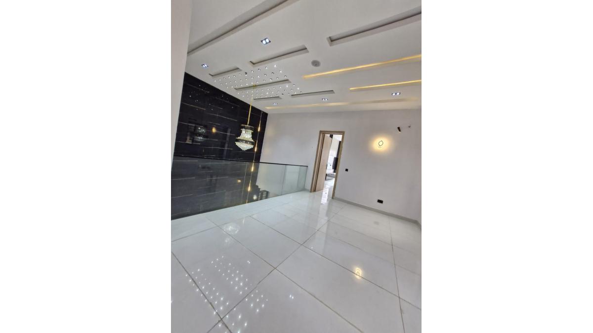 2 bed flat to let, Crown Lodge, Elystan Street - African Land