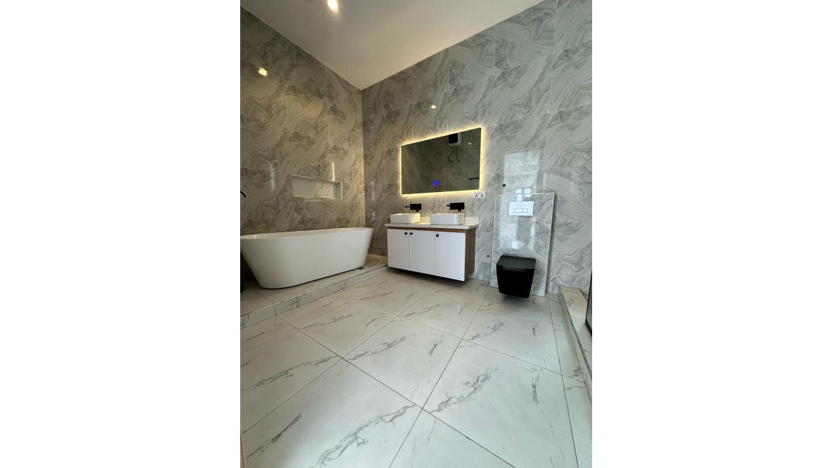 2 bed flat to let, Crown Lodge, Elystan Street - African Land