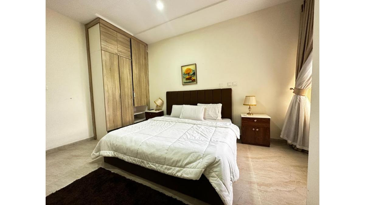 2 bed flat to let, Crown Lodge, Elystan Street - African Land