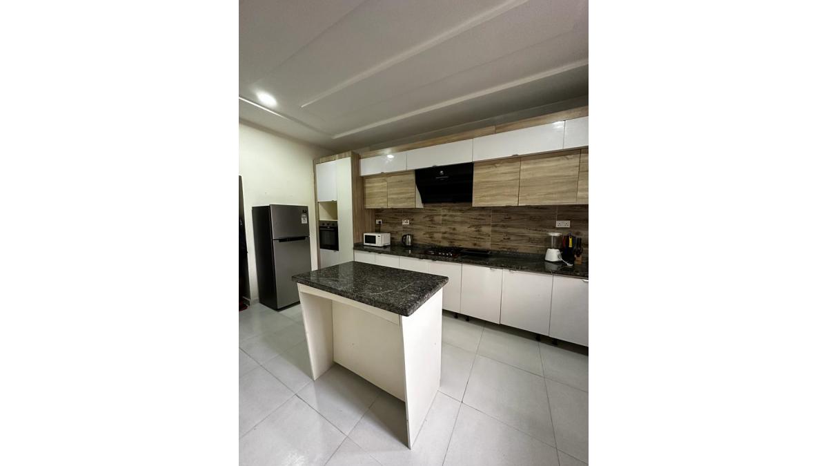2 bed flat to let, Crown Lodge, Elystan Street - African Land