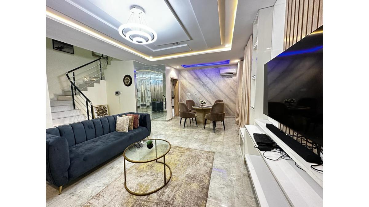 2 bed flat to let, Crown Lodge, Elystan Street - African Land