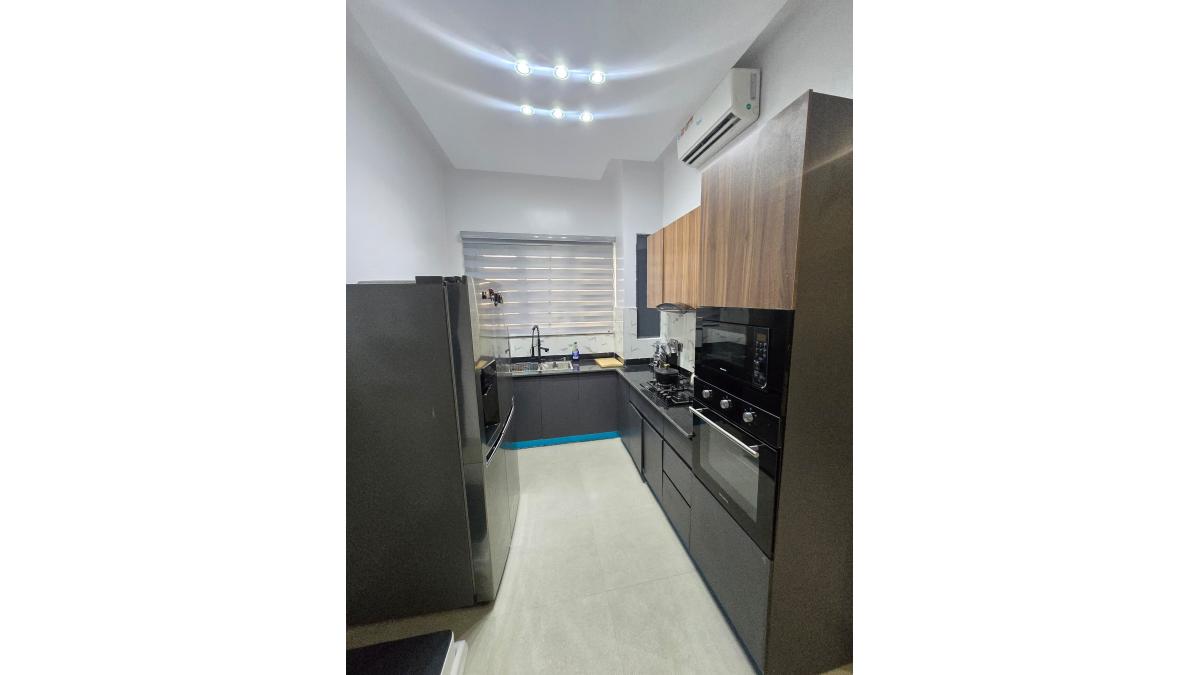 2 bed flat to let, Crown Lodge, Elystan Street - African Land