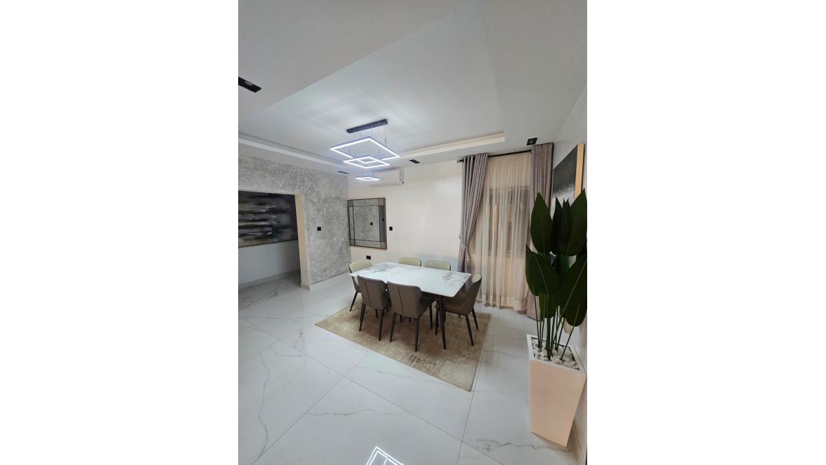 2 bed flat to let, Crown Lodge, Elystan Street - African Land
