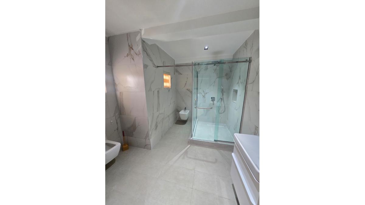 2 bed flat to let, Crown Lodge, Elystan Street - African Land