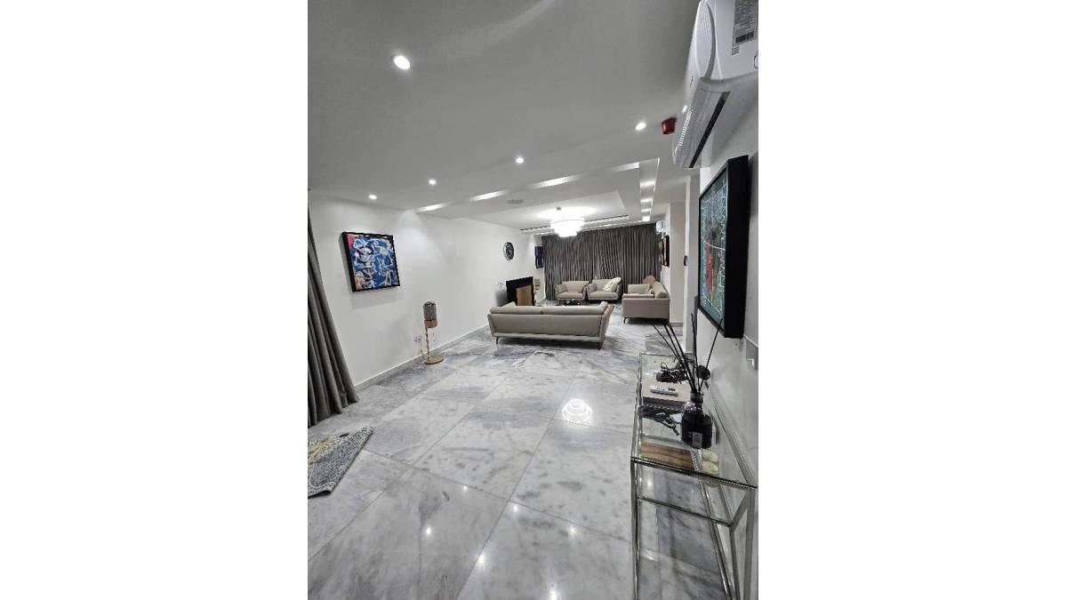 2 bed flat to let, Crown Lodge, Elystan Street - African Land