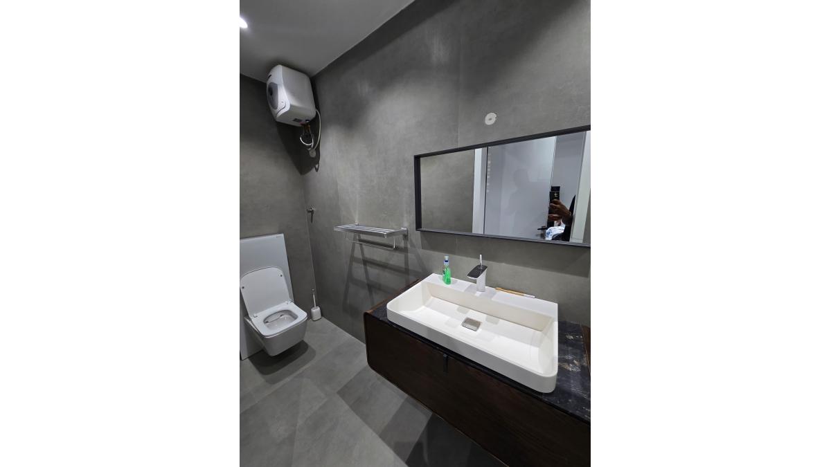 2 bed flat to let, Crown Lodge, Elystan Street - African Land
