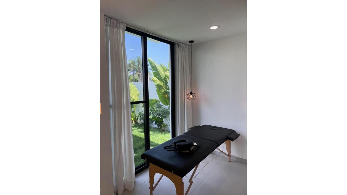 2 bed flat to let, Crown Lodge, Elystan Street - African Land
