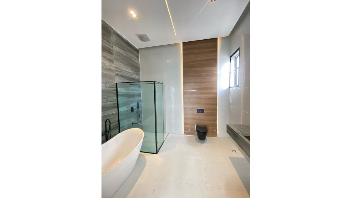 2 bed flat to let, Crown Lodge, Elystan Street - African Land