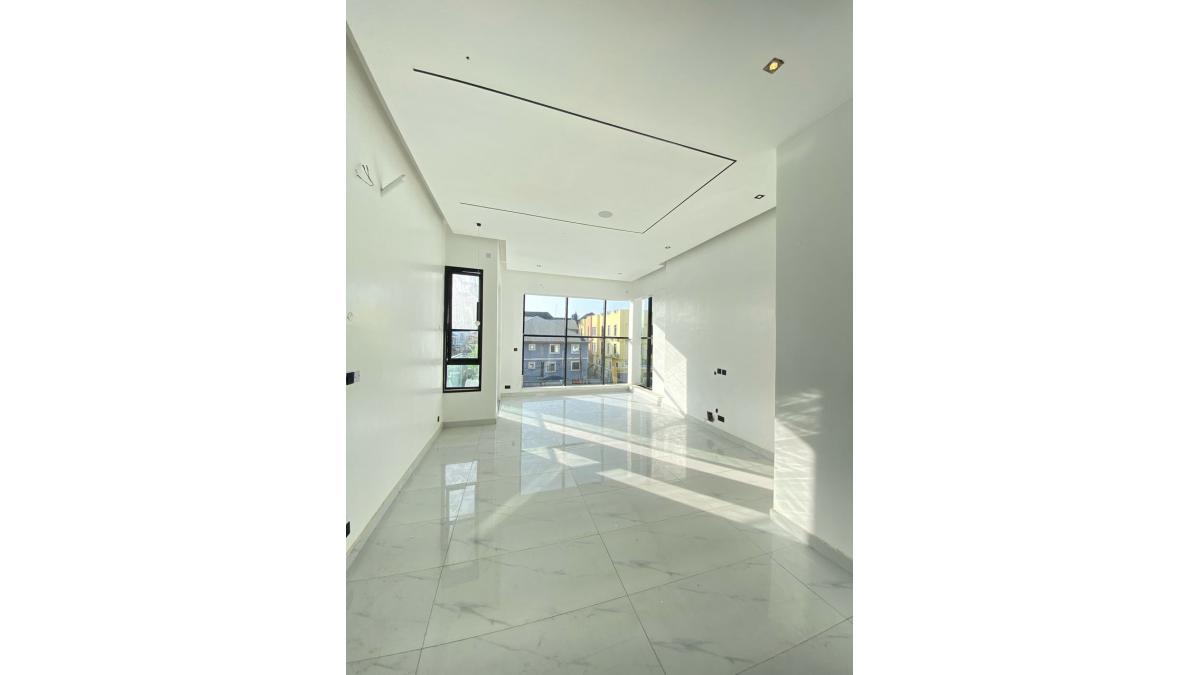 2 bed flat to let, Crown Lodge, Elystan Street - African Land