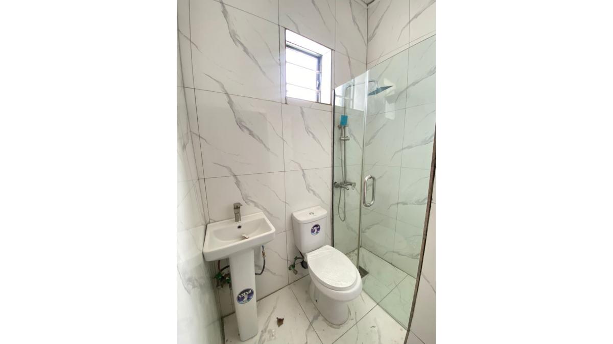 2 bed flat to let, Crown Lodge, Elystan Street - African Land