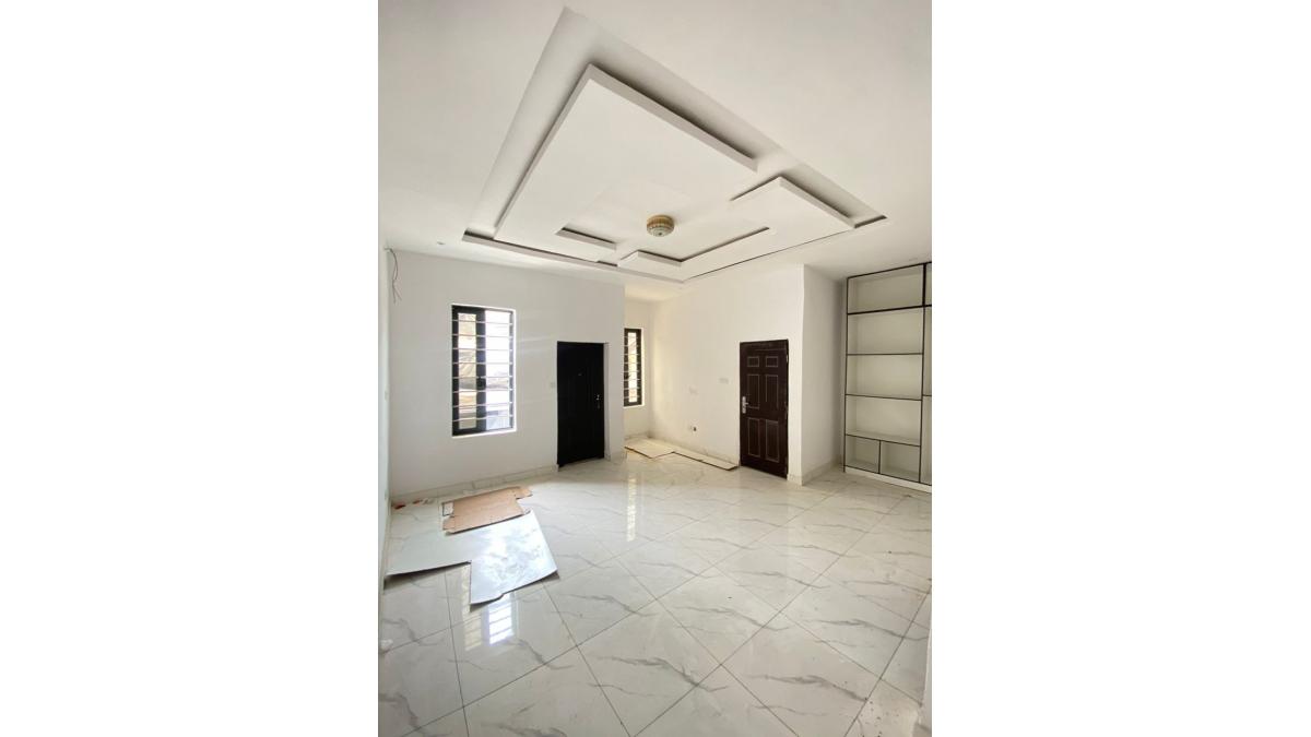 2 bed flat to let, Crown Lodge, Elystan Street - African Land